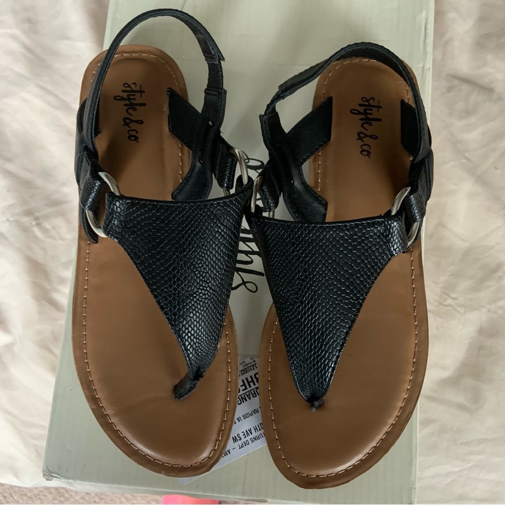 NEW STYLE & co size 5 sandals black and brown WOMENS